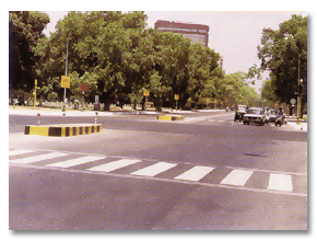 Delhi Traffic Police, New Delhi (India) - Road Marking, Learn Traffic Rules, Road Safety